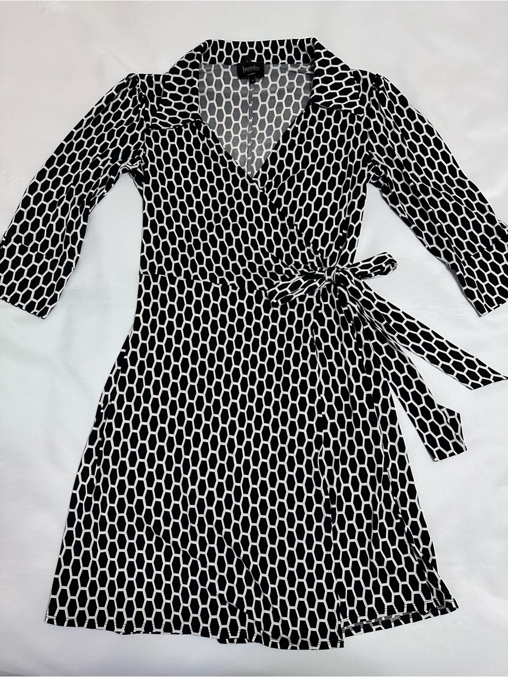 Laundry‎ by Design Black & White Geometric Wrap Dress size 6